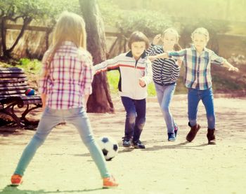 Gemeente Groningen leert kinderen weer buiten spelen