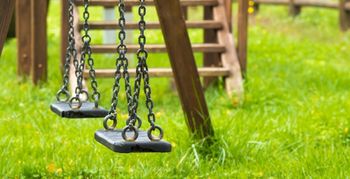 Britse kinderen spelen minder buiten dan gevangenen