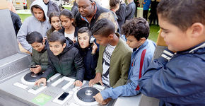 Primeur: KPN WiFi gekoppeld aan DJ-jongerenplek