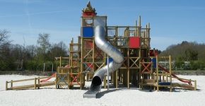 Grote zand-bouw speelplaats bij Vakantiepark ’T Kuierpadtien